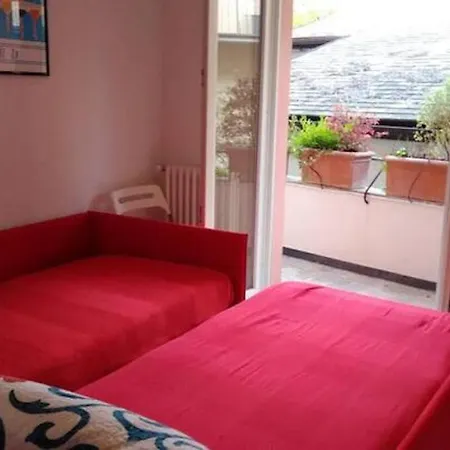 Serenas Beach Side Apt With Parking And Ac