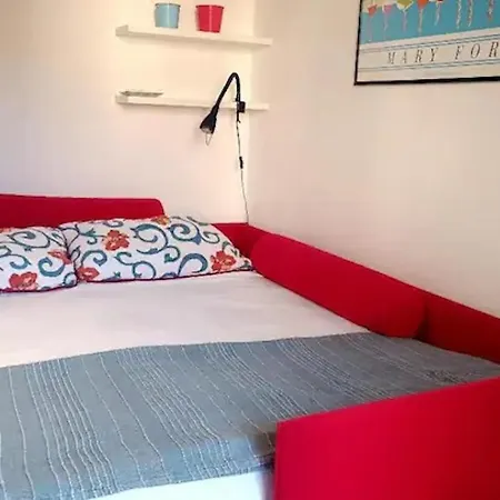 Serenas Beach Side Apt With Parking And Ac Apartment