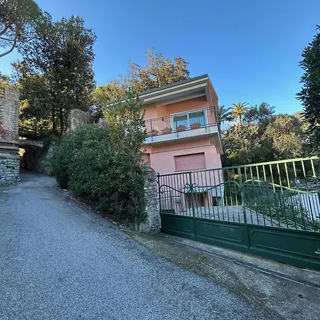 Apartment Serenas Beach Side Apt With Parking And Ac