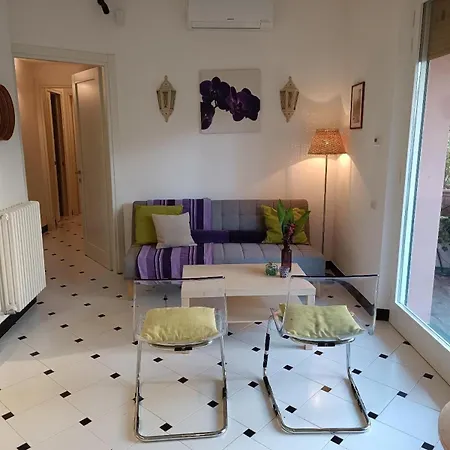 Apartment Serenas Beach Side Apt With Parking And Ac Monterosso al Mare